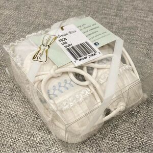 NWT Feltman Brothers Ivory 6-9m Baby Booties